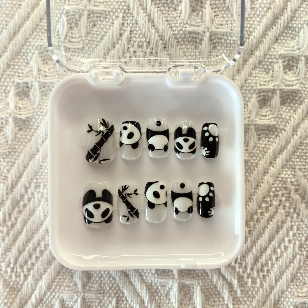 Black and White Panda Press-On Nail